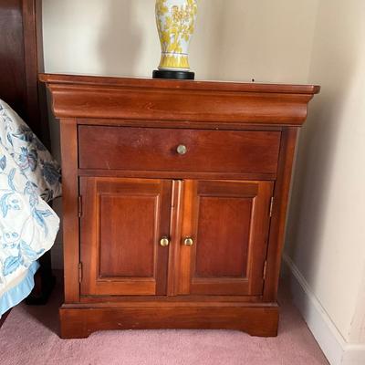 M1216 Laughan Bassett Cherrywood Nightstands