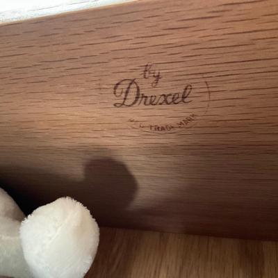 M1217 Drexel 7-Drawer Dresser