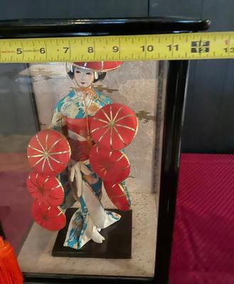 Vinatge Japanese Geisha Doll (Ninny) in Display Case
