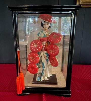 Vinatge Japanese Geisha Doll (Ninny) in Display Case