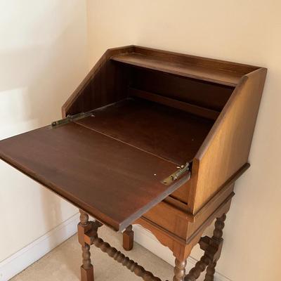UBR1229 Antique William & Mary Style Slant Front Desk