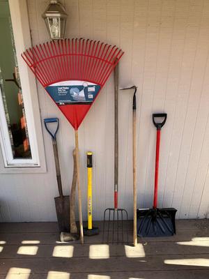 SLEDGE HAMMER, AXE AND VARIOUS YARD TOOLS