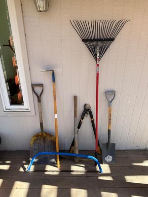 HAND SAW AND YARD TOOLS