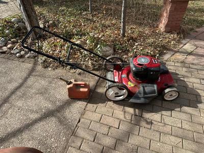 CRAFTSMAN 6.5 - 22" LAWN MOWER WITH GAS CAN