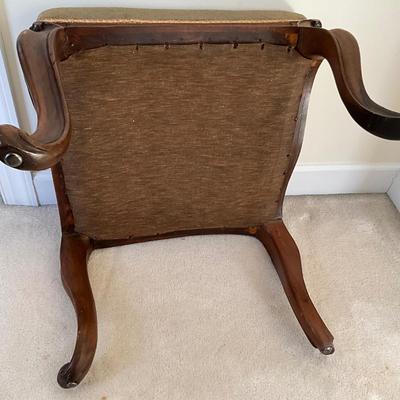 UBR1238 Antique Victorian Needlepoint Floral Stool