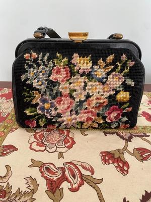 Vintage Jana CARPET BAG FLORAL ROMANCE TAPESTRY NEEDLEPOINT