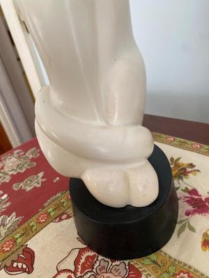 Vintage The Cat Sculpture Signed "Lo Li Ching" Art Nouveau Vanilla Creme Cast In Foundry Stone 13.5" Tall