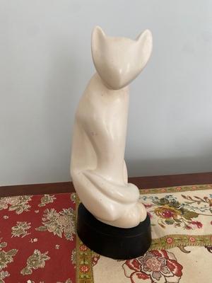 Vintage The Cat Sculpture Signed "Lo Li Ching" Art Nouveau Vanilla Creme Cast In Foundry Stone 13.5" Tall