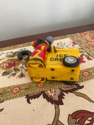 MARX ICE CREAM PEDDLER ACROBAT MONKEY FRICTION TOY