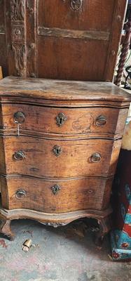 Antique Chest of Drawers
