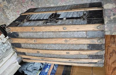 Antique Victorian Oak Banded Embossed Leather Dome Top Steamer Trunk trunk