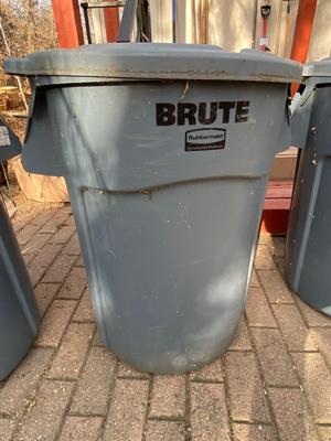 3-44 GALLON BRUTE RUBBERMAID TRASH CANS