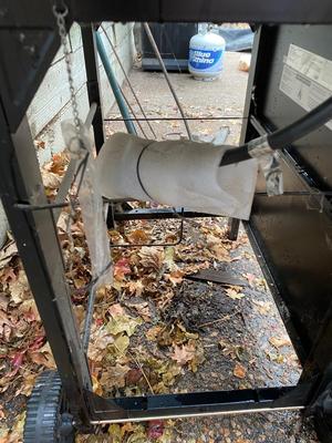 BRAND NEW CHAR-BROILER ADVANTAGE PROPANE BBQ GRILL