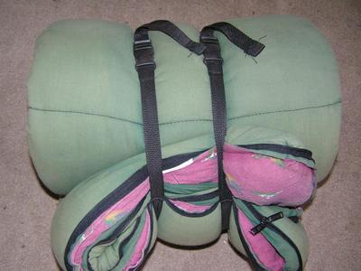 Coleman over sized (big/tall) 3 season 'stay warm' sleeping bag. is 77”x36”