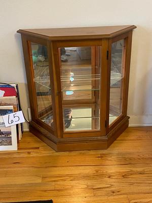 NICE SMALL SIZED LIGHTED CURIO CABINET
