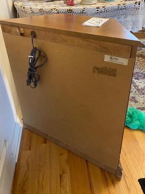 NICE SMALL SIZED LIGHTED CURIO CABINET