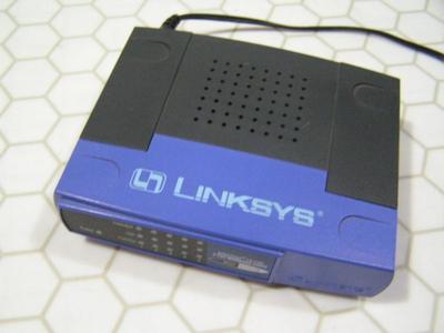 1 of 2) LINKSYS 5-Port Auto-Sensing Workgroup Switch 10/100 wired Ethernet