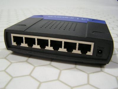 1 of 2) LINKSYS 5-Port Auto-Sensing Workgroup Switch 10/100 wired Ethernet
