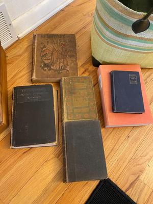 ANTIQUE NOVELS/BOOKS AND A TOTE BAG