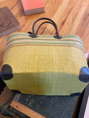 ANTIQUE NOVELS/BOOKS AND A TOTE BAG