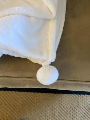 SUPER SOFT WONDERSHOP WHITE THROW, AMANA WOOL BLANKET, NEW MENS GOODFELLOW & CO SLIPPERS