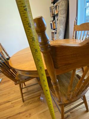 ANTIQUE DINING ROOM TABLE AND 4 ANTIQUE CHAIRS PLUS 1 LEAF