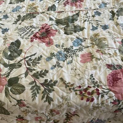 M1262 Large King Floral Quilted Style Coverlet