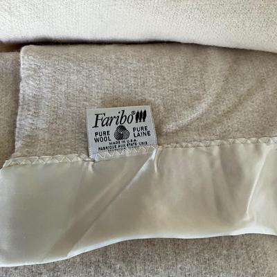 M1263 Set of Two Wool Blankets Faibault, Faribo