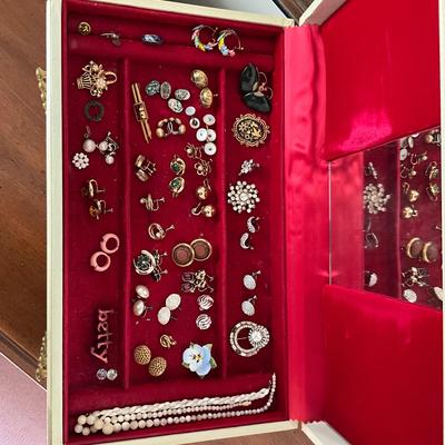 M1271 Vintage Four Drawer Jewelry Chest with Costume Jewelry