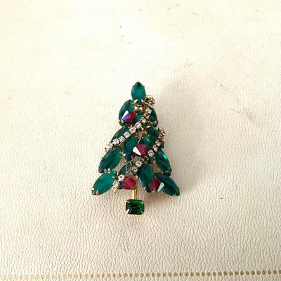 M1275 Vintage D &E Juliana Christmas Tree Pin and Brooches