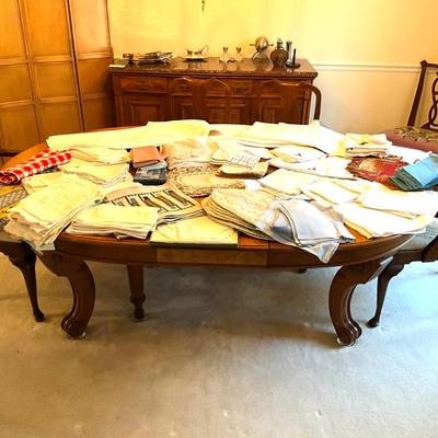 D1278 Large Lot of Table Linens