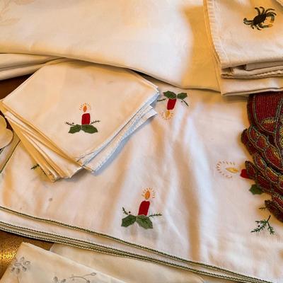 D1278 Large Lot of Table Linens