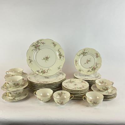 D1280 Large 30 Pc Set of Theodore Haviland "Rosalinde" China