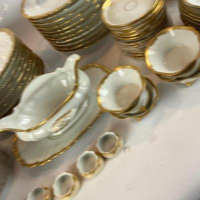 D1284 Large Set of 117pcs of White and Gold Haviland Limoges China