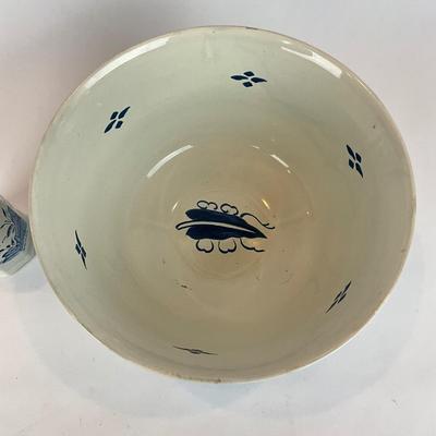 K1287 Large Delft Bowl and Sugar Shaker