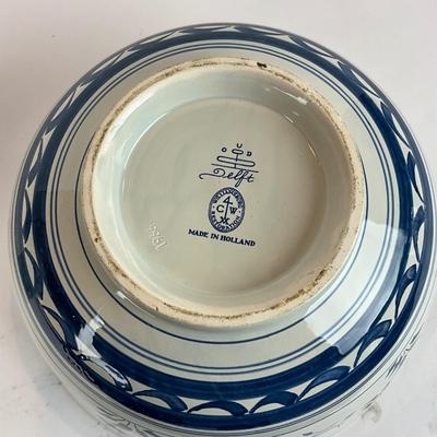K1287 Large Delft Bowl and Sugar Shaker