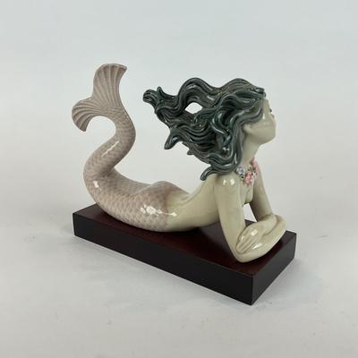 D1295 Lladro "Mirage" Mermaid Figurine