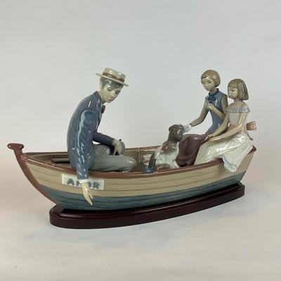 L1300 Lladro Porcelain Figurine "Love Boat" Signed and Numbered