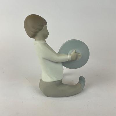 Sale Photo Thumbnail #557: Matt finish , issued in 1969-1979 sculpted by Juan Huerta 
Measures 5.25" high 
Very good condition