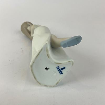 L1304 Lladro Girl Singer Figurine