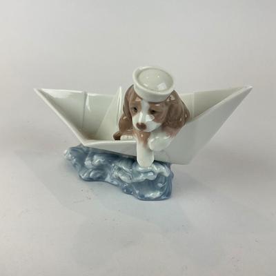 L1309 Lladro "Stowaway Dog" Figurine