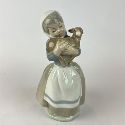 L1318 Lladro NAO "Girl with Lamb" Figurine