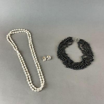 H1327 Black and White Freshwater Pearl Necklace Lot