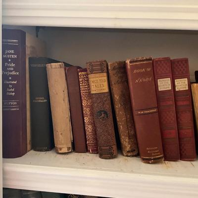 SR1345 Lot of Antique Books- Chandlers Encyclopedia, Famous Queens of History