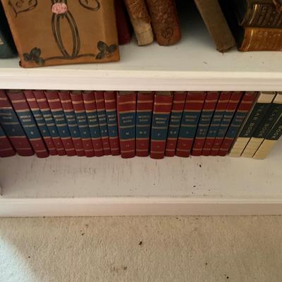 SR1346 Set of World Book Encyclopedias 1961