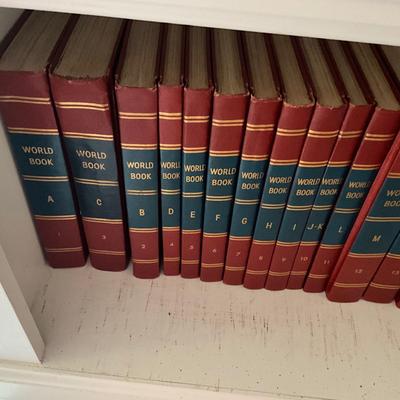 SR1346 Set of World Book Encyclopedias 1961
