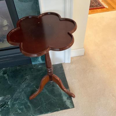 SR1347 Mahogany Bombay Flower Top Table