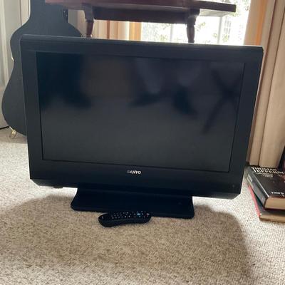 O1351 Sanyo 26" Flatscreen and 19" Insignia Flatscreen Television
