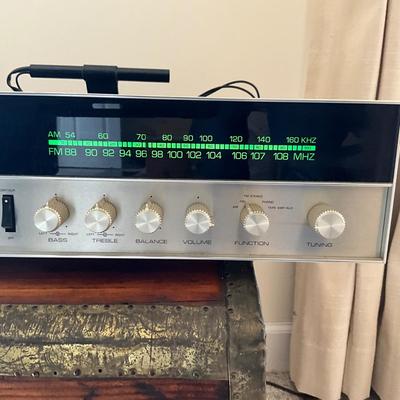 O1357 Vintage Harmon Kardon 330B Receiver