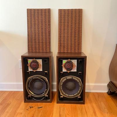 L1361 Vintage Pair of Advent Speakers